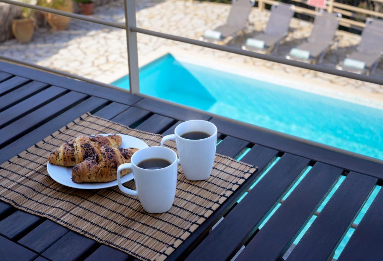 Pangolas Apartments Paxos Longos  Ngoại thất bức ảnh