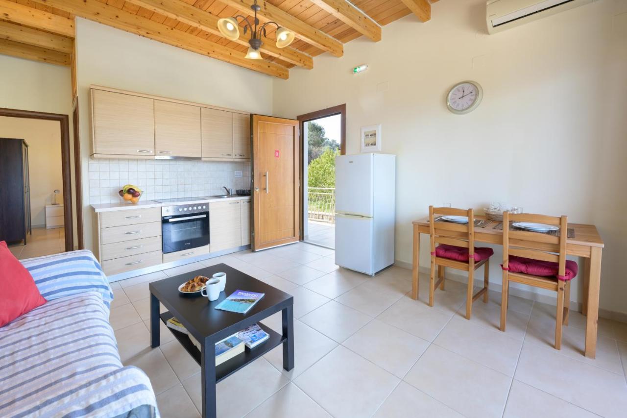 Pangolas Apartments Paxos Longos  Ngoại thất bức ảnh