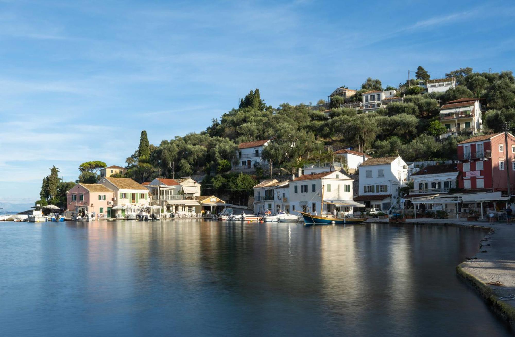 Pangolas Apartments Paxos Longos  Ngoại thất bức ảnh