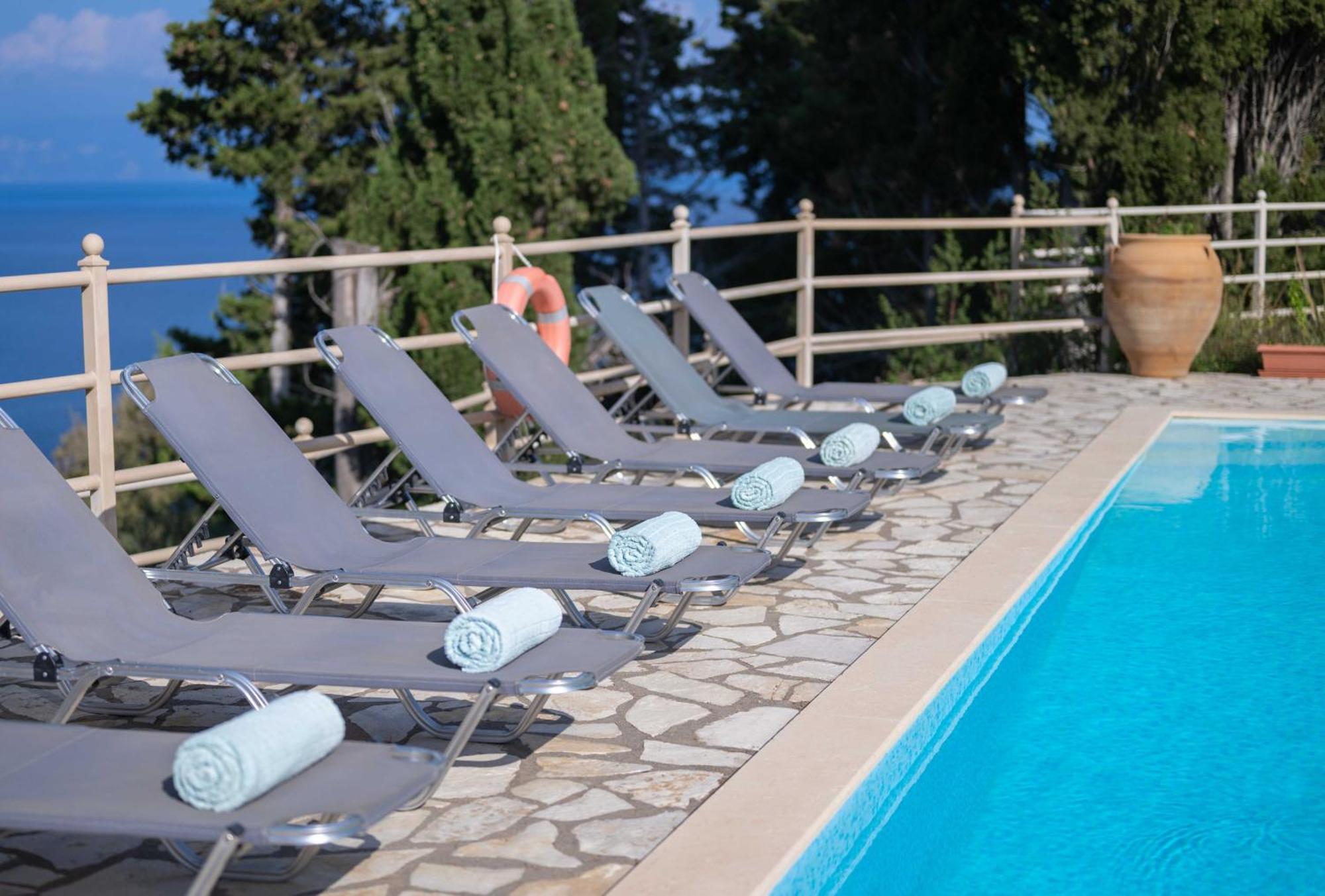 Pangolas Apartments Paxos Longos  Ngoại thất bức ảnh
