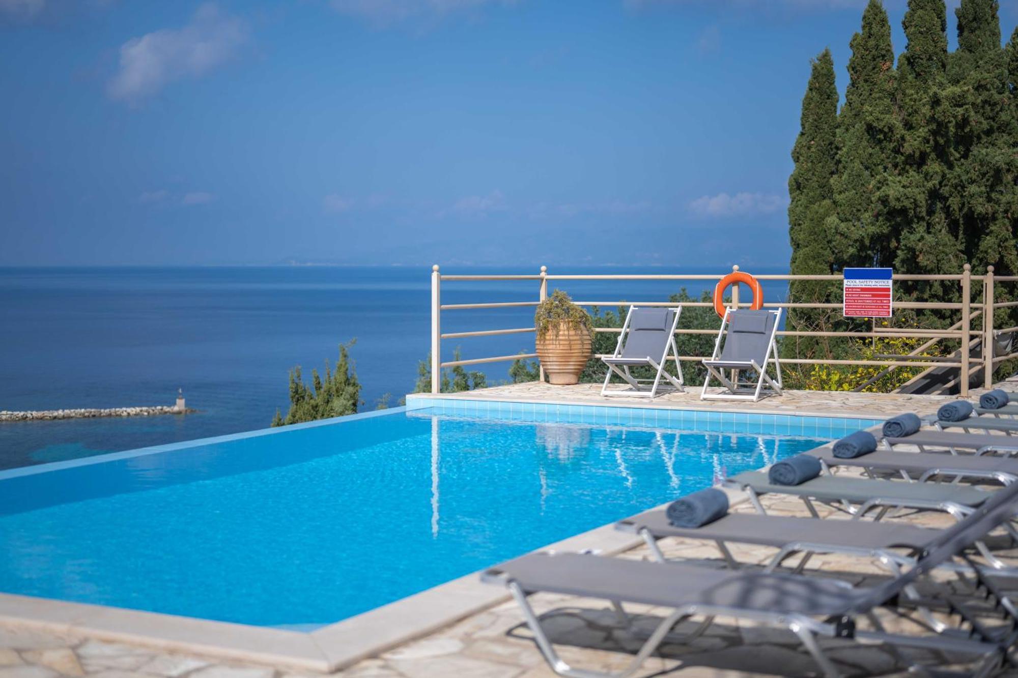 Pangolas Apartments Paxos Longos  Ngoại thất bức ảnh