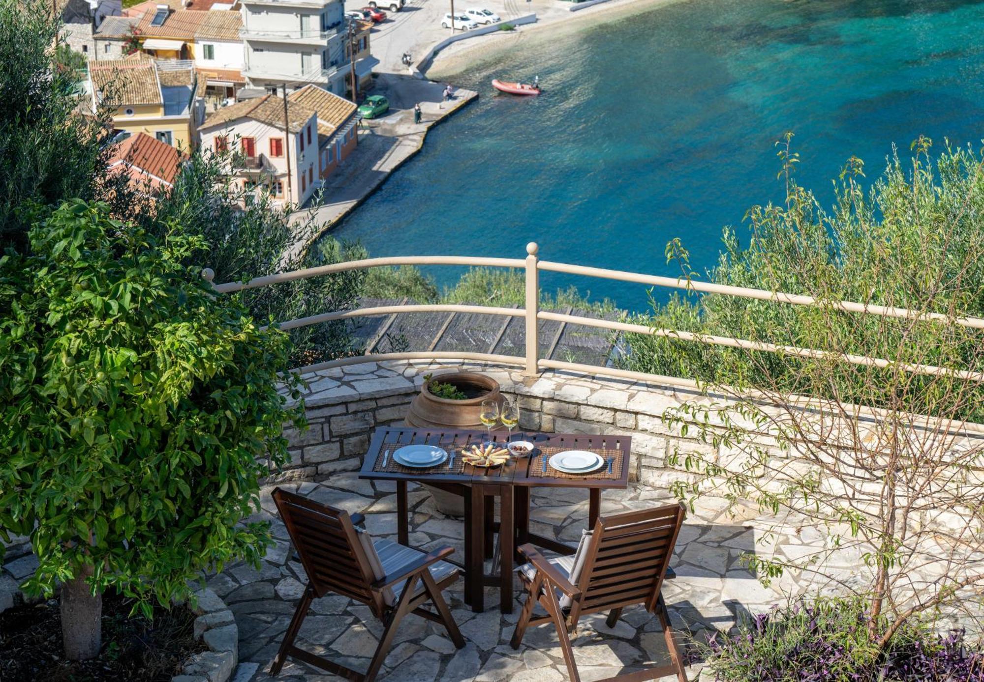 Pangolas Apartments Paxos Longos  Ngoại thất bức ảnh