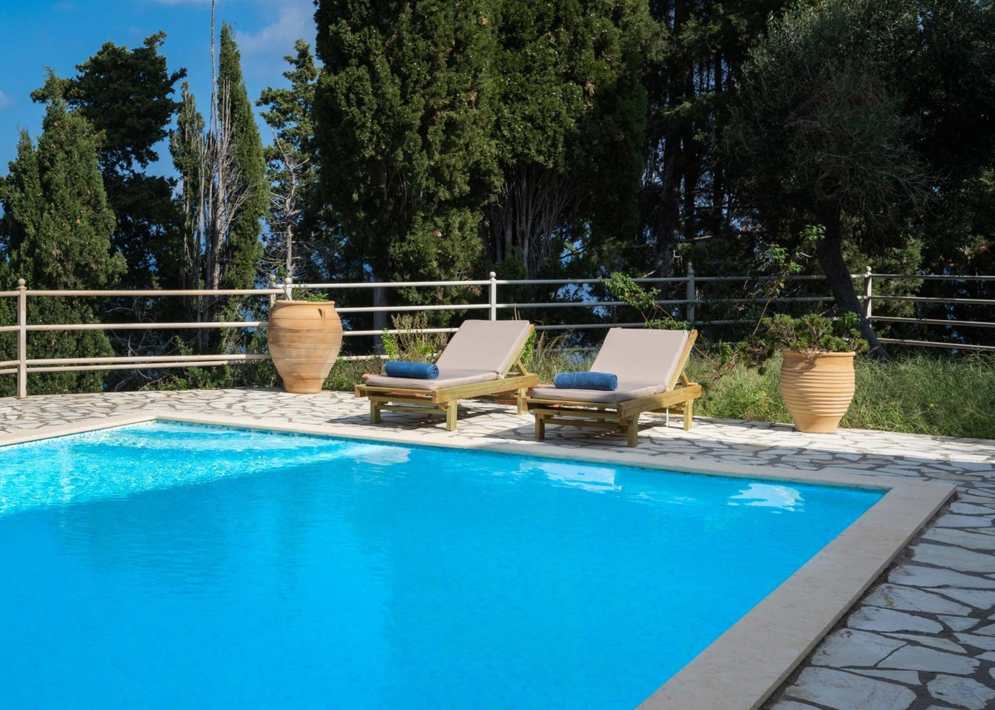 Pangolas Apartments Paxos Longos  Ngoại thất bức ảnh